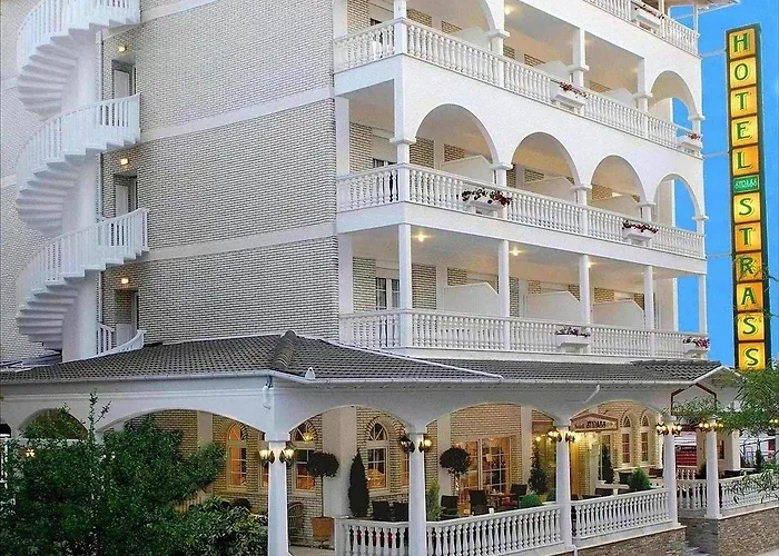 Strass Szálloda Paralía