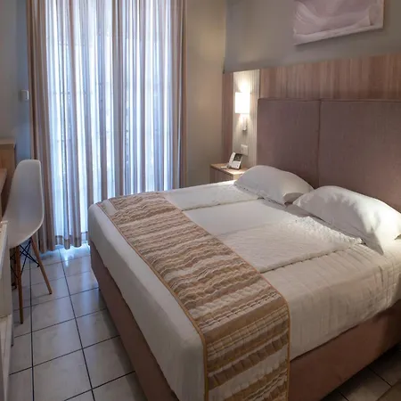 Hotel Strass 3*